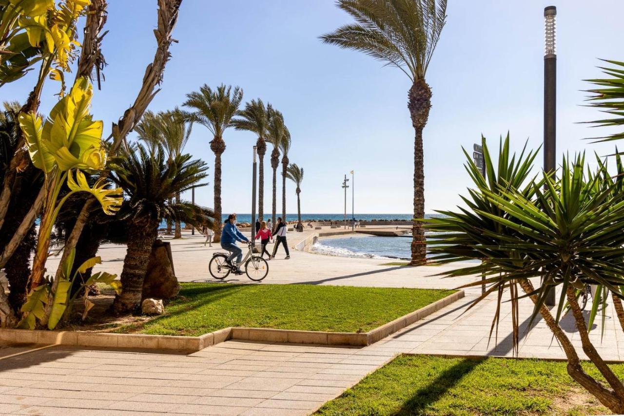Cozy Appartment Torrevieja At Irina Eksteriør billede