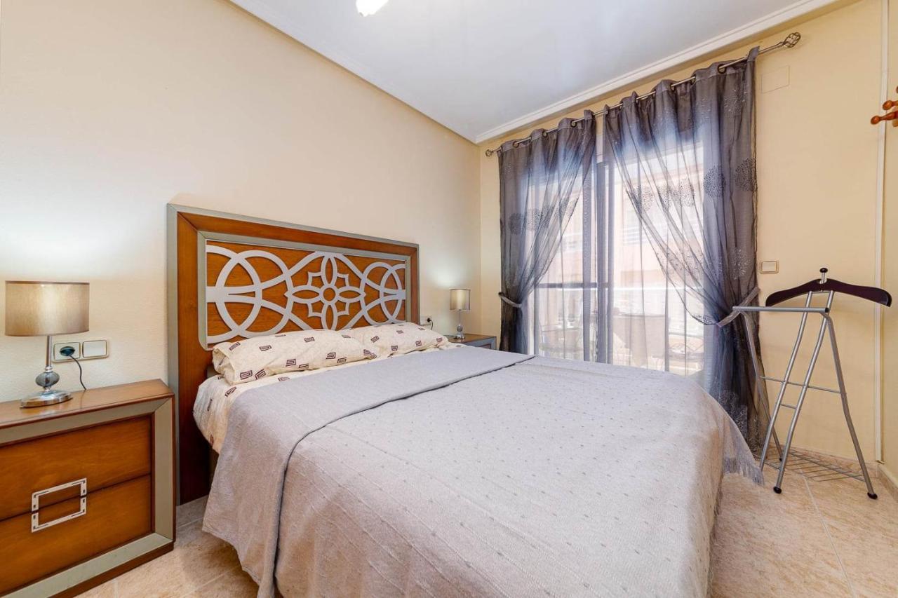 Cozy Appartment Torrevieja At Irina Eksteriør billede