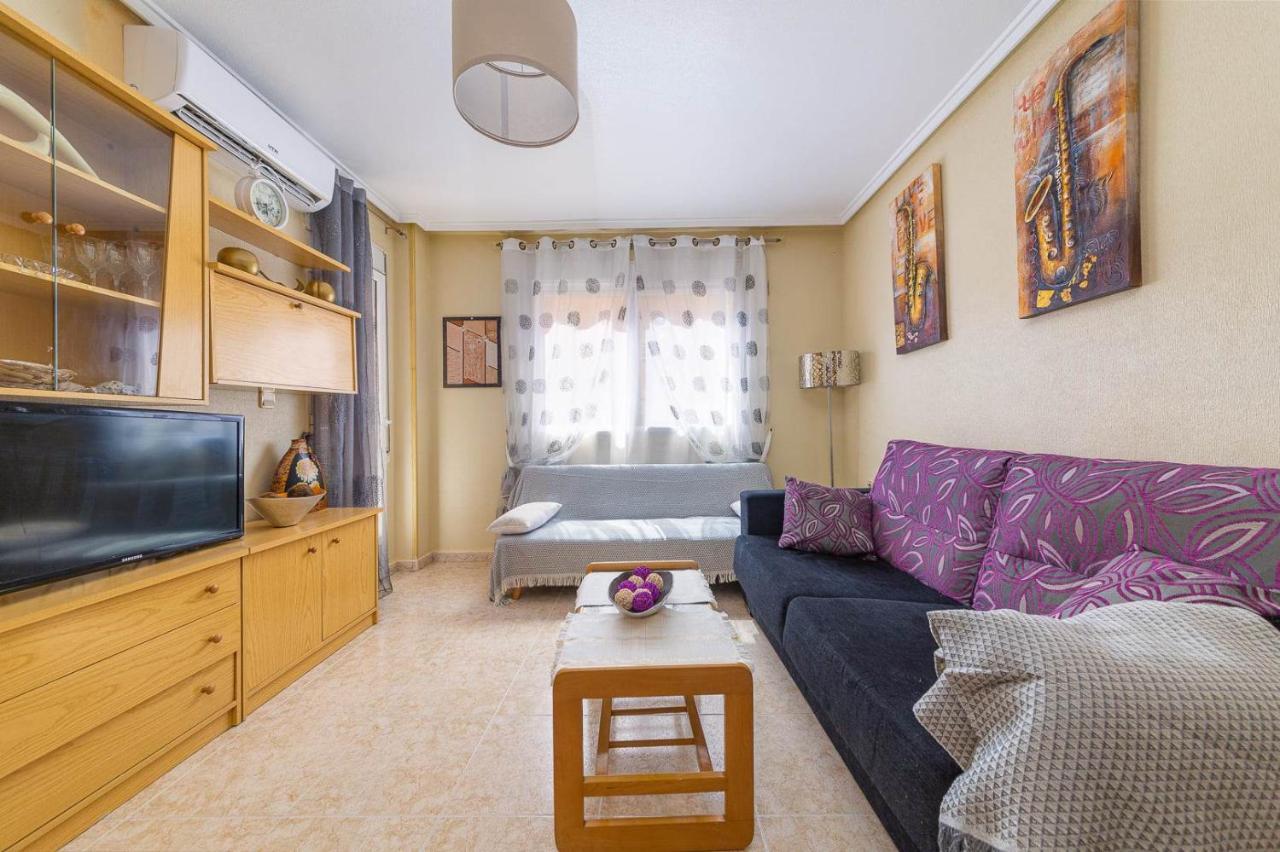 Cozy Appartment Torrevieja At Irina Eksteriør billede