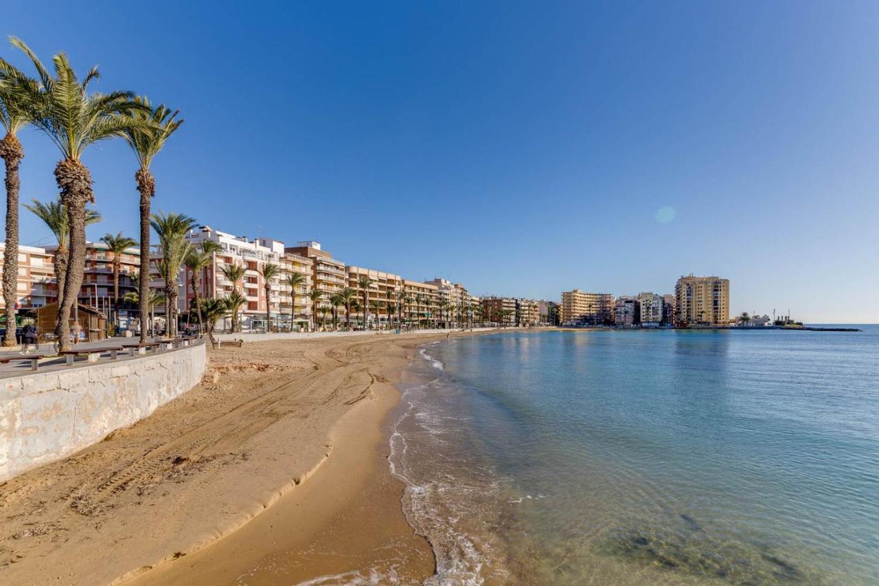 Cozy Appartment Torrevieja At Irina Eksteriør billede
